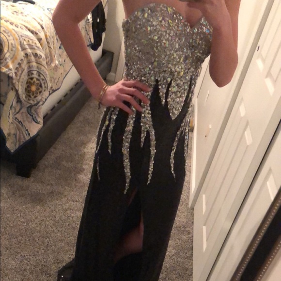 Prom dress - Picture 3 of 4
